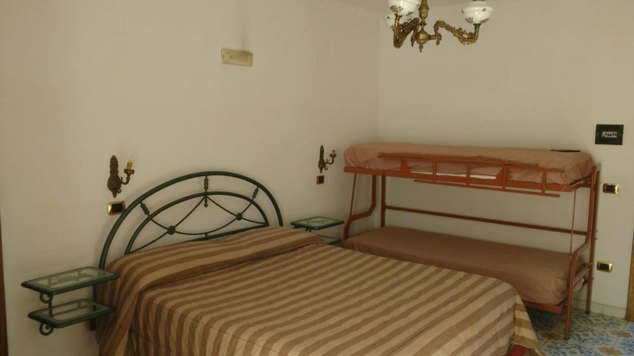 "Villa Pompei" Camere Familiari Екстериор снимка